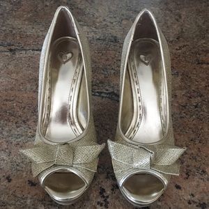MADELINE GOLD HEELS